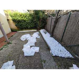 Galets blancs de Carrare 40-60mm - Non assemblés - Product Image 3