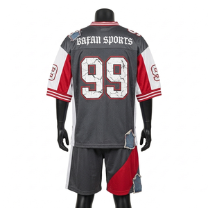 ชุดเสื้อฟุตบอลและกางเกงขาสั้นสำหรับผู้ชาย ผ้าโพลีเอสเตอร์ตาข่ายพรีเมียม 160 GSM สีเทา แดง ขาว ตัดต่อสี  พร้อมโลโก้แบบกำหนดเองสำหรับชุดผู้ชาย - Product Image 2