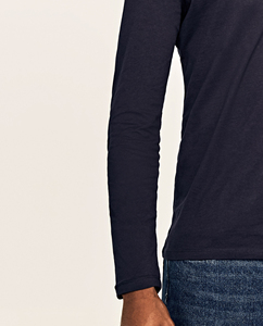 Camiseta Moderna con Cuello en V para Hombre, Corte Ajustado, Manga Corta, Jersey Sólido, Antiencogimiento, Spandex/Algodón, Estampado Plastisol, Estilo Casual Elegante - Product Image 4