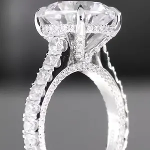 แหวนหมั้นเพชรโมอิสซาไนต์ทรงกลม 2.70 กะรัต ชุบเงินสเตอร์ลิง ประดับเพชรทิชยา - Product Image 4