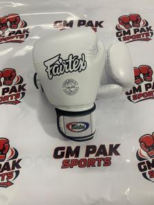 นวมชกมวย Fairtex Style สีขาว รุ่นพรีเมียม สำหรับฝึกซ้อม มวยไทย MMA คิกบ็อกซิ่ง และการฝึกซ้อมแบบสปาร์ริง - Product Image 2