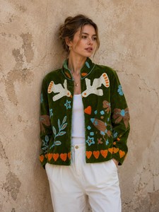 Veste brodée Suzani en velours vert olive faite à la main style bohème pour femme, avec broderies d'oiseaux et de cœurs, manteau tendance pour festival - Product Image 1