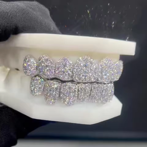 Grillz classiques en argent 925 avec diamants de laboratoire certifiés IGI, bijoux de luxe en argent sterling de qualité supérieure VVS - Product Image 1