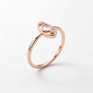 Anillo Abierto Ovalado Chapado en Oro Rosa con Diamantes Engastados en Puntas, Joyería Fina Minimalista para Mujer, Regalo de Compromiso, Boda o Uso Diario - Product Image 1