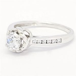 Nouvellement fait Designer véritable argent Solitaire cubique zircone magnifique 925 bagues de fiançailles en argent sterling pour les femmes - Product Image 2