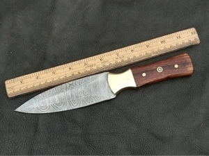 Cuchillo de bolsillo de acero de Damasco con alto contenido de carbono de grado industrial Premium BA Enterprises, con mango de madera exótica personalizado y punta de corte para campo. - Product Image 4