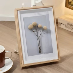 Compre un marco de fotos de madera de primera calidad con un diseño rectangular moderno y hecho a mano para decoración del hogar. - Product Image 6