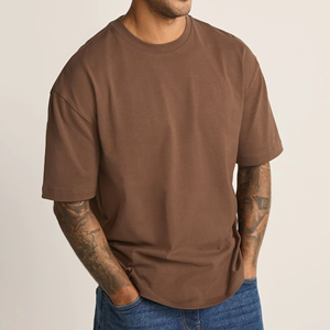 มีทุกสี ผู้ผลิต OEM เสื้อยืดผู้ชายทรงเข้ารูป ผ้าโพลีเอสเตอร์/คอตตอน สีพื้น ระบายอากาศได้ดี เป็นมิตรกับสิ่งแวดล้อม แห้งเร็ว - Product Image 4