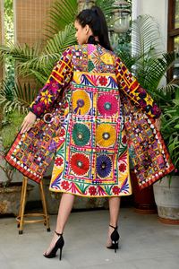 Chaqueta Recta Estilo Bohemio Gitano - Apliques Tribales Kutch con Detalles de Encaje y Botones - Chaqueta Vaquera Transpirable Vintage de Invierno - Product Image 3