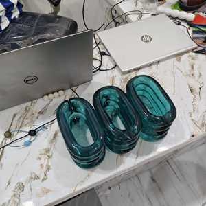 Sculpture en résine à maillons dégradés bleus, décoration artistique pour la maison, forme et couleur personnalisées, ornement moulé à la main, Artizon - Product Image 1