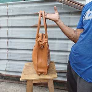 Bolso Tote de Cuero Genuino con Dos Asas, Estampado Floral y Animal, Estilo Vintage, Color Bronceado, Bolso de Hombro para Mujer - Product Image 4