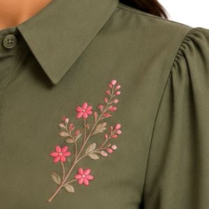 ชุดเสื้อปักลายและกระโปรงยาวสีชมพูร้อนสำหรับผู้หญิง แขนยาว ติดกระดุม เอวสูง มีเข็มขัด สไตล์เรียบร้อย รับผลิตแบบ OEM - Product Image 6