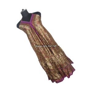Nouvelle robe sari indienne et pakistanaise, vêtements indiens et pakistanais, style hippie bohème, longue, unique, cool, maxi, vintage. - Product Image 1