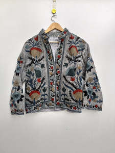 Nouvelle veste en tissu Tnt avec broderie Suzani faite à la main, manches longues, vêtements ethniques indiens pour femmes, vêtements de mode artisanaux - Product Image 1