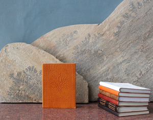 Diario de Cuero Naranja Genuino Vintage, Papel de Algodón Hecho a Mano, Diseño con Grabado de Árbol, 13x18cm, Camelon Exports - Product Image 4