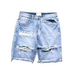 Shorts en jean déchiré Y2K pour homme avec broderie appliquée et cristaux, ourlet brut, style streetwear, coupe droite, délavage acide - Product Image 4