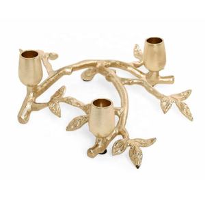 Bougeoir conique doré moderne Feuille rampante Design Métal Occasion festive Salon Décor à la maison Bougeoir Support de table à manger - Product Image 2