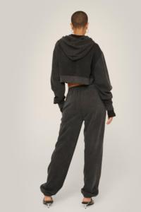 Prix usine Ensembles de survêtements décontractés imprimés unisexes, comprenant un sweat à capuche court à épaules tombantes et un pantalon ample à cordon de serrage, effet délavé à l'acide - Product Image 2