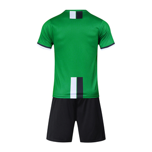Tenue de football de haute qualité, respirante, design personnalisé, uniforme en polyester pour clubs et équipes - Product Image 4