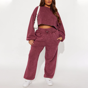Conjunto de 2 piezas de forro polar lavado transpirable para mujer, top corto de cuello redondo y pantalones de pierna ancha, color rojo liso, ajuste holgado, ropa casual de invierno para estar en casa - Product Image 4