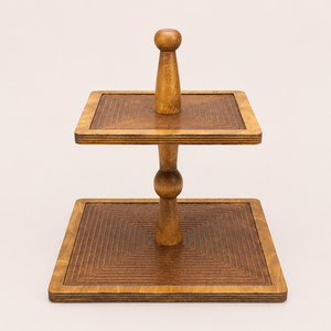Support à gâteau en bois à 2 niveaux, fait main, plateau carré pour servir des desserts, cupcakes et pâtisseries, écologique, pour une utilisation en cuisine rustique - Product Image 4