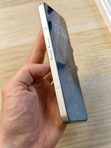 Nothing Phone (3) สมาร์ทโฟน 5G ระบบปฏิบัติการ Android 13 หน้าจอ AMOLED กล้องหลัง 48MP เซ็นเซอร์ลายนิ้วมือ รองรับซิมคู่ - Product Image 5