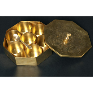 Boîte à épices hexagonale en laiton avec 6 coupelles et cuillère, conteneur à masala artisanal, organisateur de cuisine décoratif, boîte de rangement pour masala - Product Image 5