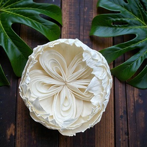 Flores de Madera Sola VADEE, Hechas a Mano, Sostenibles, Color Marfil, Simétricas, de 8.5 CM, con Varilla de Fibra de Planta Sesbania de Tailandia - Product Image 5