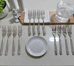 Ensemble de fourchettes à dessert et à gâteau en acier inoxydable, design moderne et durable, prix abordable, pour un service de table élégant, fournisseurs indiens - Product Image 1