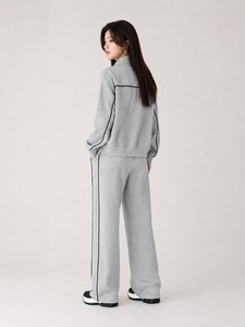 Conjunto Deportivo Premium para Mujer con Tela Suave y Transpirable, Ajuste Cómodo, Ideal para Entrenamiento Deportivo, Viajes y Uso Diario - Product Image 2