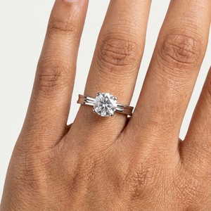Bague de fiançailles classique en diamant rond taille brillant de 1 carat en platine PT950 pour femme - Product Image 5