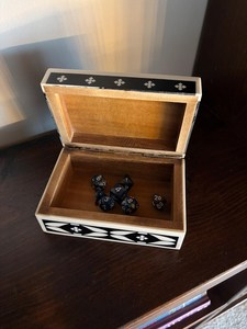 Boîte à bijoux élégante en bois blanc et noir avec incrustations de os, durable, en bois de qualité supérieure, moderne, carrée, taille personnalisable, collection cadeau, boîte décorative - Product Image 2
