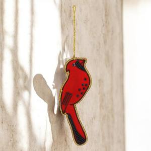 Adorno Colgante de Pájaro Rojo Hecho a Mano con Zari |   Adorno Decorativo Indio Bordado con Hilo Dorado y Cuentas - Product Image 1