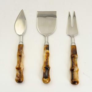 ชุดมีดชีสสแตนเลสขนาดเล็ก 3 ชิ้น พร้อมด้ามจับเรซิ่น ชุดอุปกรณ์ครัวสำหรับตัดชีส - Product Image 2