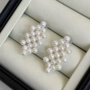 Manufacturer Wholesale S925 Silver <b>Fashionable</b> <b>Stud</b> <b>Earrings</b> Versatile Peacock Green Natural Pearl for Birthday Gift Gift Box - Product Image 2