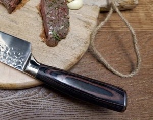 Cuchillo de Chef Ambidiestro Extra Afilado, Hecho a Mano, Ecológico, con Hoja de Acero Inoxidable, Mango de Madera y Funda de Cuero - Product Image 3