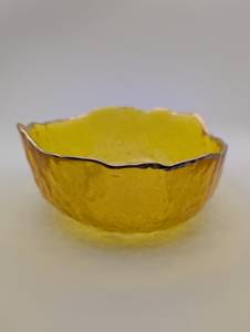 Cuenco de resina producido para decoración de hogares de lujo, que muestra una artesanía elegante, perfecto para amantes de la decoración de interiores de alta gama. - Product Image 3