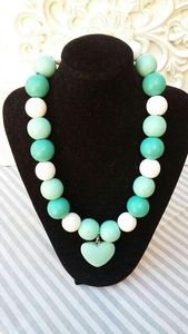 สร้อยคอจี้เรซิ่นทำมือสำหรับผู้หญิง สีสันสดใส น้ำหนักเบา เครื่องประดับแฟชั่นสำหรับใส่ทุกวัน งานปาร์ตี้ งานแต่งงาน เทศกาล และโอกาสพิเศษ - Product Image 3