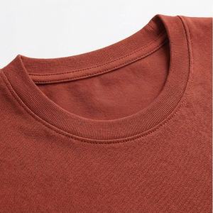 T-shirt à manches longues et col rond pour femme, couleur personnalisée, en coton biologique de luxe, pré-rétréci, certifié GOTS, qualité supérieure, coupe classique, haut confortable - Product Image 4