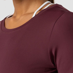 Camiseta holgada y transpirable de cuello alto con hombros caídos, personalizada para mujer, ropa deportiva cómoda para damas. - Product Image 4