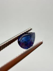 Zafiro Azul Natural Vívido en Forma de Pera de 1.30 Quilates, Piedra Preciosa Suelta de Ceilán, Sri Lanka, para Joyería Personalizada, Zehra Gems, con Juego de Color - Product Image 4