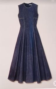 Vestido Midi Azul Vaquero sin Mangas con Pliegues Escalonados, Estilo Espalda Descubierta con Botones Delanteros para Fiestas Casuales - Product Image 2