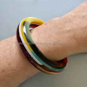 Artisanat en résine de style ange vintage fabriqué à la main pour femmes bouton de manchette et bracelet personnalisés haut de gamme fabriqués à la main d'Inde - Product Image 3