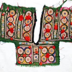 Vintage Boho Banjara Brodé Cou Joug Banjara Tissu Textile avec Strass Fleur Forme pour Vêtements Décoration - Product Image 1