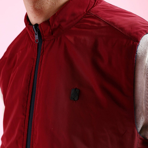 Chaleco Acolchado Rojo Informal para Hombre – Chaqueta Ligera sin Mangas para Invierno – Chaleco de Moda con Logotipo Personalizado OEM para Hombre - Product Image 5