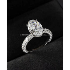 Anillo de Diamantes de Corte Ovalado con Piedras Laterales en Oro Blanco, Elegante Anillo de Compromiso y Boda para Mujer, Joyería Fina de Lujo, Regalo para Ella - Product Image 1