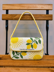 Sac à bandoulière de luxe floral perlé de qualité supérieure |   Sac à main pour femme fait main |   Fermeture à rabat classique |   Sac à main de créateur sécurisé - Product Image 1