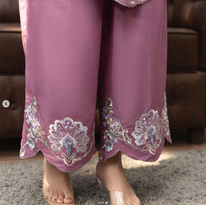 <b>Purple</b> Silk Elegant Sun Protection Reversible Floor-Length Regular Fit Embroidered Traditional Women's Casual Wear India - Product Image 3