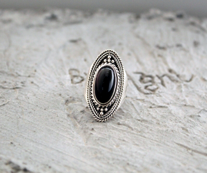 แหวนพลอยออนิกซ์สีดำธรรมชาติ เงินแท้ 925 แหวนทำมือ แหวนพลอยสำหรับทุกเพศ เครื่องประดับโดดเด่น - Product Image 2