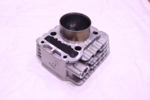 Cilindro Completo de Fabricación India, Piezas de Alta Calidad para Vehículos de 3 Ruedas, Compatible con el Modelo RE, Exportado a Haití y República Dominicana - Product Image 2